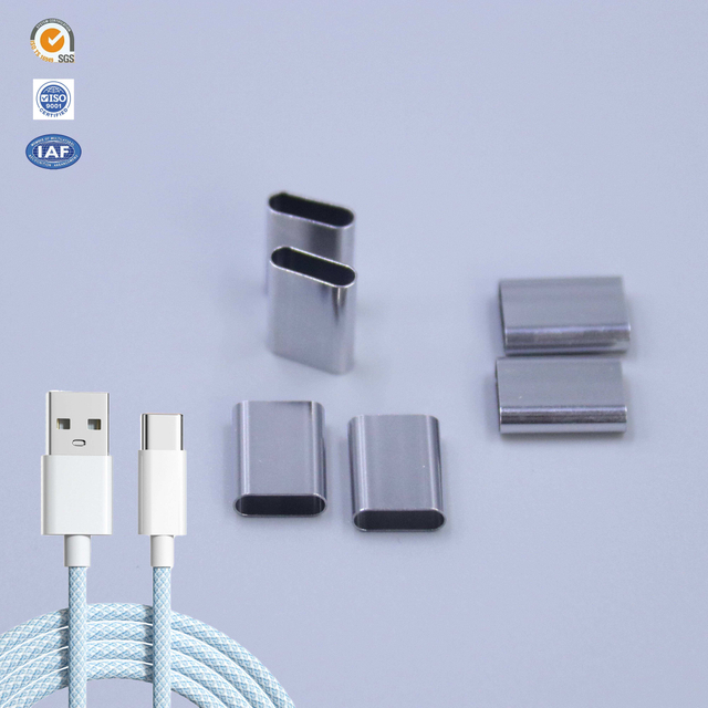 独特的不锈钢C型充电器 - 适合具有优质材料的图形设计师